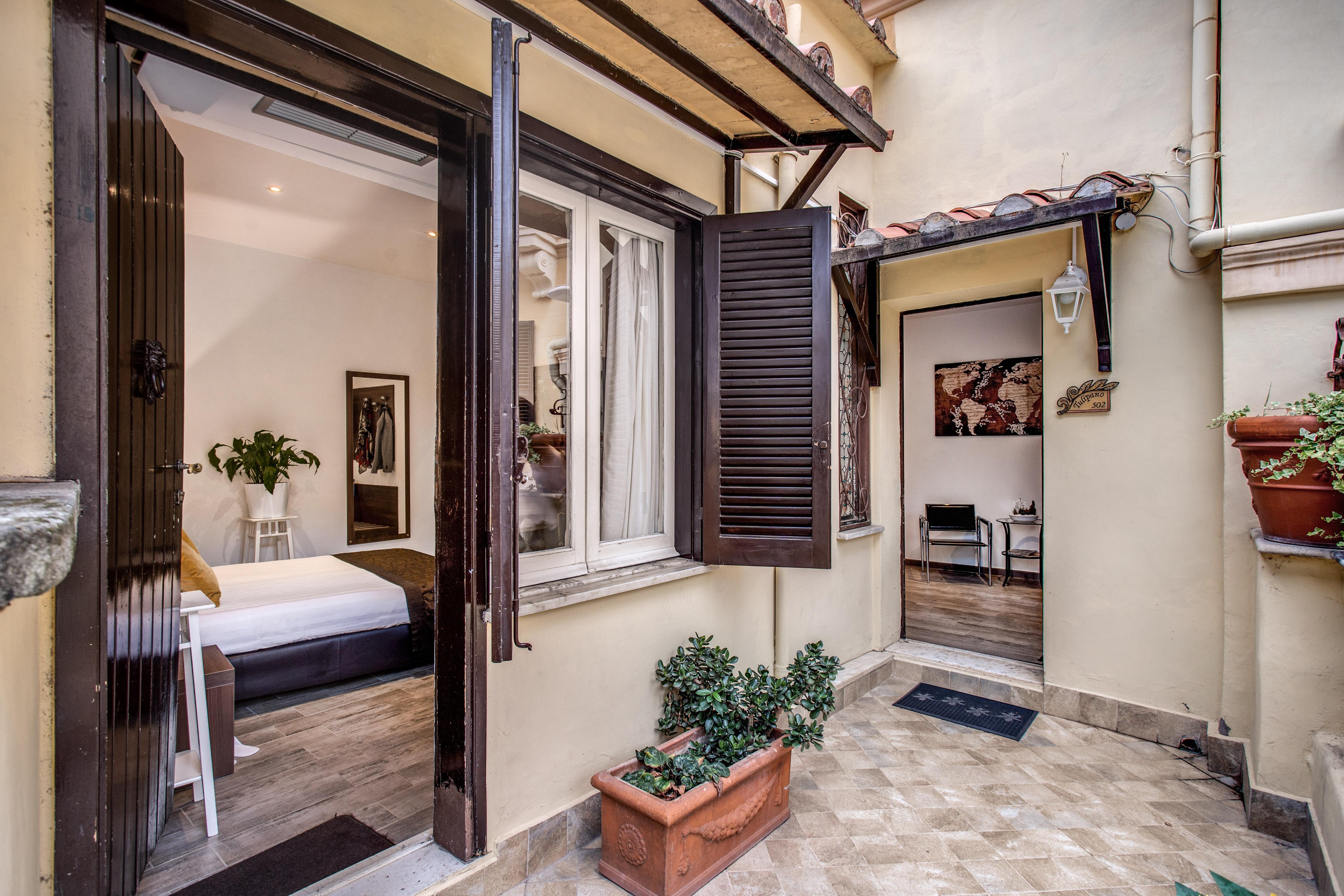 Garden Hotel 3*